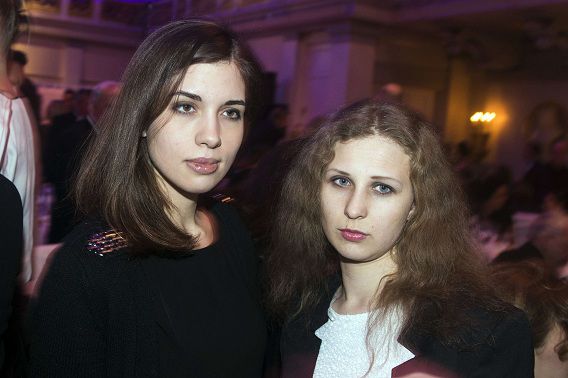Twee Leden Punkband Pussy Riot Weer Vrij Na Arrestatie In Sotsji NRC