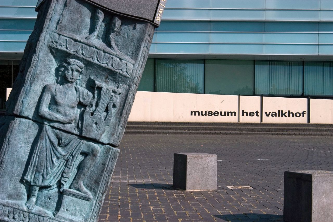 Volgens de directie van Museum Het Valkhof is minimaal 2,7 miljoen euro nodig om het museum te behouden.