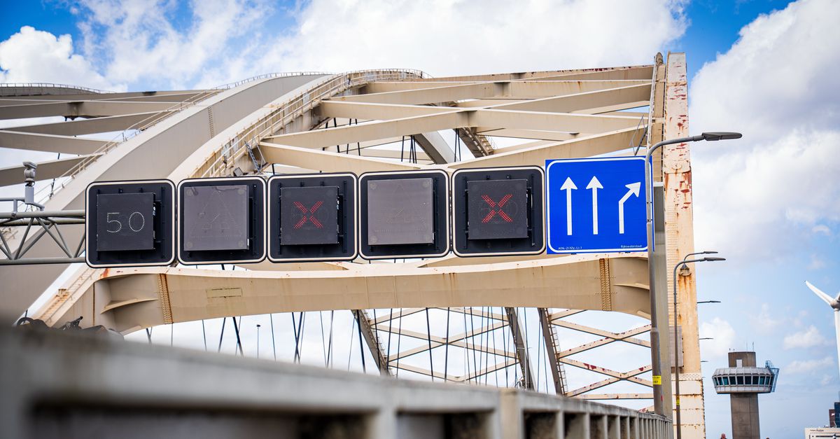 Problemen met bediening van bruggen, tunnels en rode kruizen door storing bij Rijkswaterstaat
