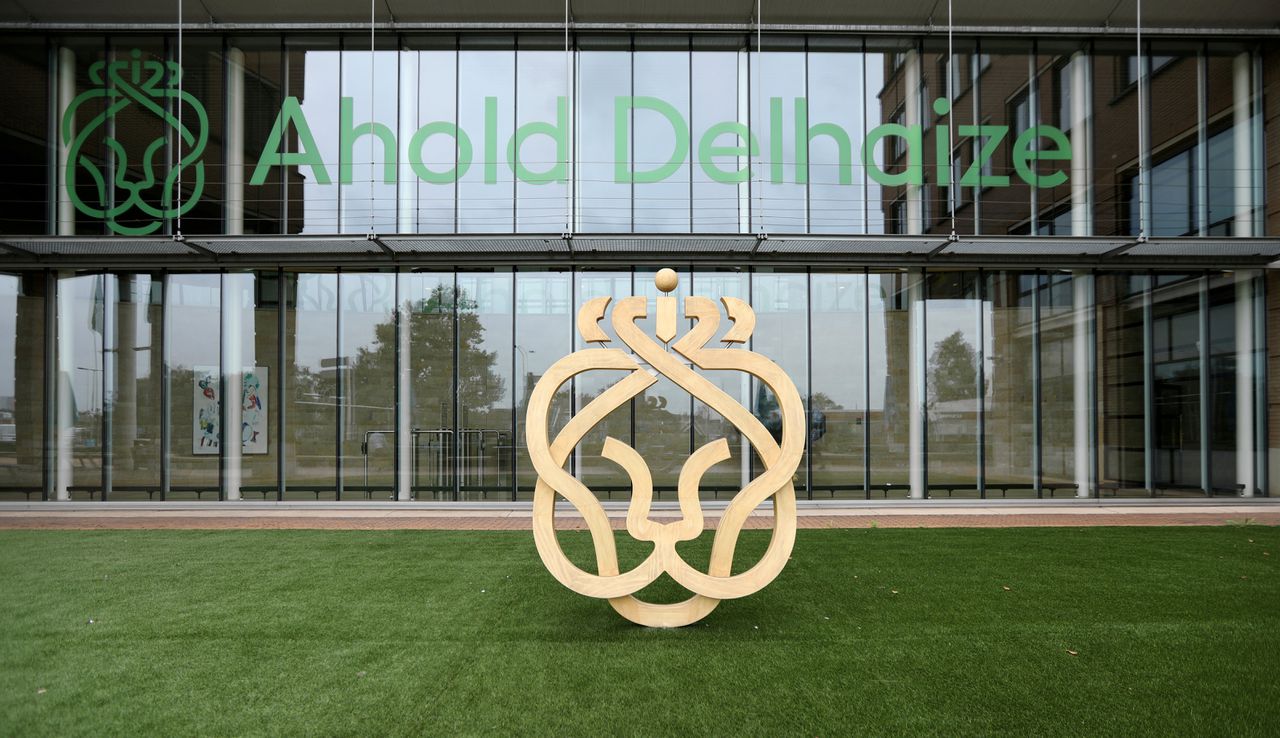 Het hoofdkantoor van Ahold Delhaize in Zaandam. Het concern profiteerde ook in het eerste kwartaal van de coronapandemie.