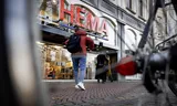 HEMA in Utrecht. Sluiting van de honderden filialen in Nederland dreigde deze week overname van de warenhuisketen nog te compliceren. 
