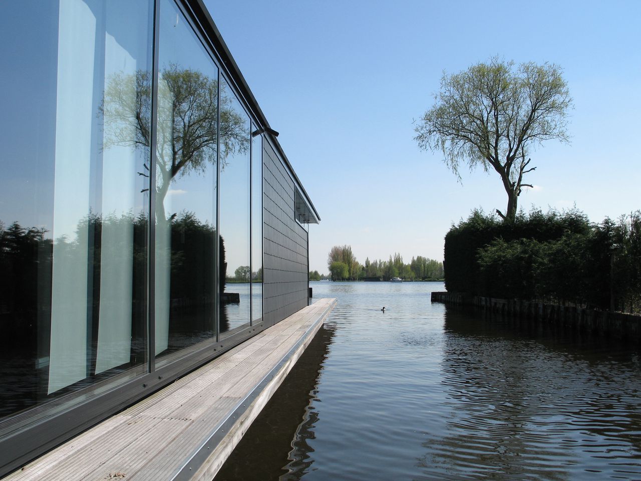 Voor de drijvende woningen van architect Koen Olthuis is in het buitenland meer belangstelling dan in Nederland. Foto Waterstudio