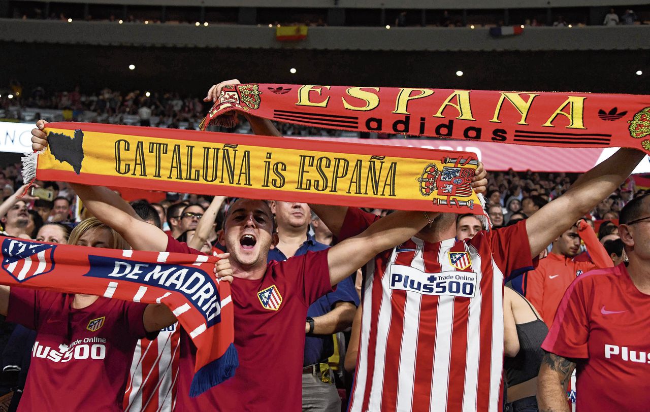 ‘Catalonië is Spanje’, zingen de fans van Atlético 