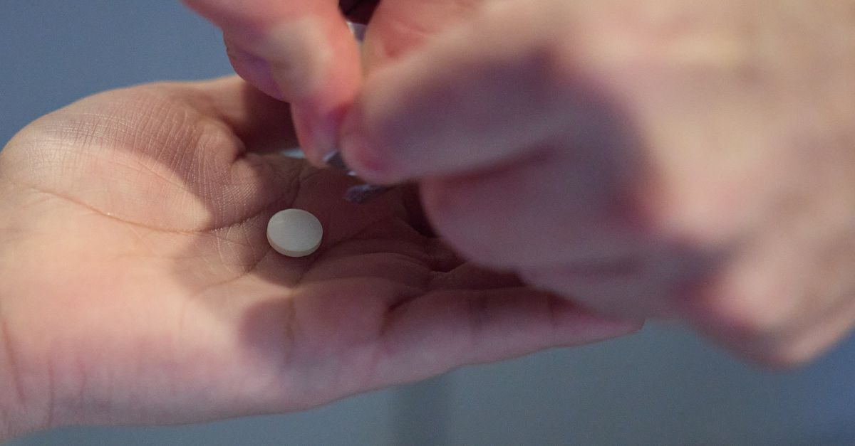 Abortuspil is vanaf deze week online te bestellen. Geeft dit vrouwen zelfbeschikking of staat de kwaliteit van zorg op het spel?