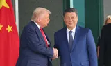 Donald Trump y Xi Jinping se dieron la mano después de su conversación en una base aérea cerca de la ciudad surcoreana de Busan el jueves.
