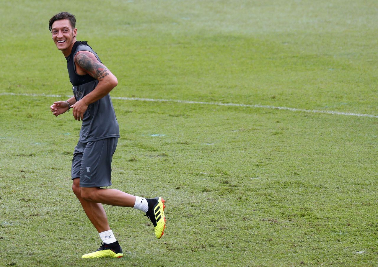 Mesut Özil is momenteel met zijn club Arsenal in Singapore. Foto Edgar Su/Reuters