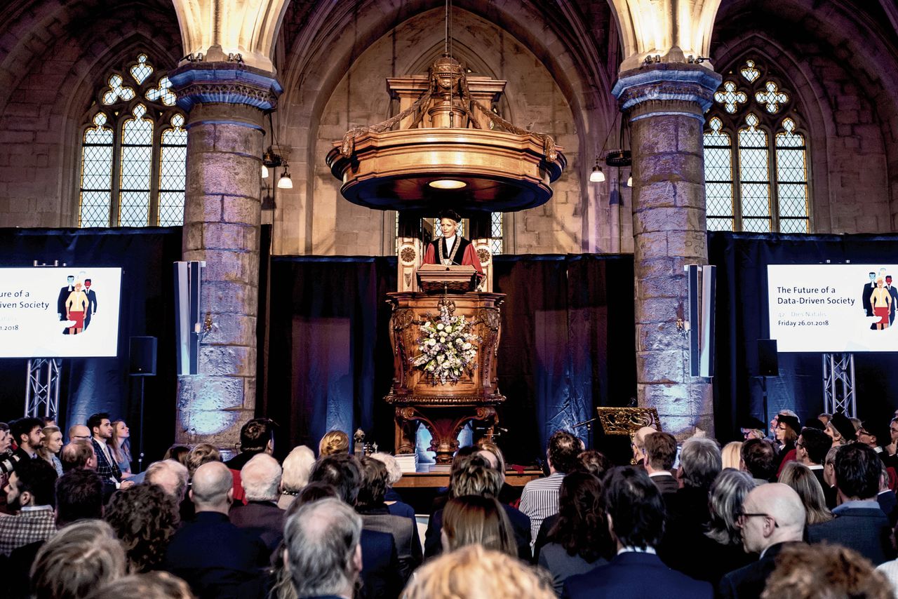 Rianne Letschert, rector magnificus van de Universiteit Maastricht, is donderdag verkozen tot Topvrouw van het Jaar 2019. De jury prijst haar „combinatie van authentiek leiderschap met academische diepgang”. Ze troefde daarmee Agnes Koops van PwC en Daphne de Kluis van ABN Amro af.