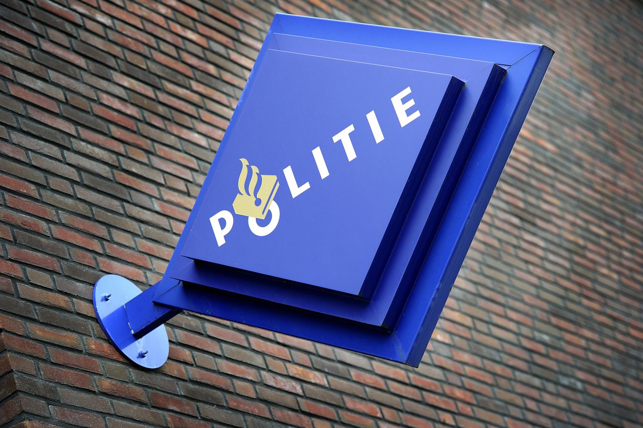 Het Team Bedreigde Politici is een speciale unit van de politie in Den Haag.