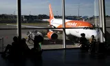 Een toestel van budgetmaatschappij easyJet op Schiphol.   Foto Ramon van Flymen/ANP/HH