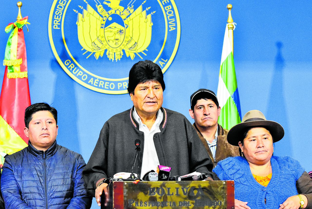Morales stapt op na 14 jaar:  ‘opponenten pleegden coup’ 