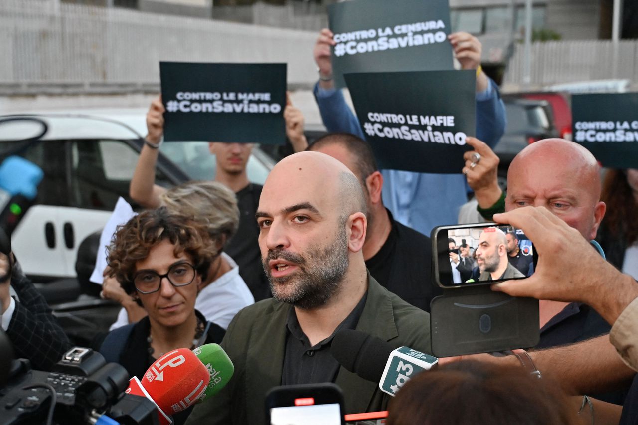 Italiaanse schrijver Roberto Saviano krijgt duizend euro boete opgelegd voor beledigen Meloni 
