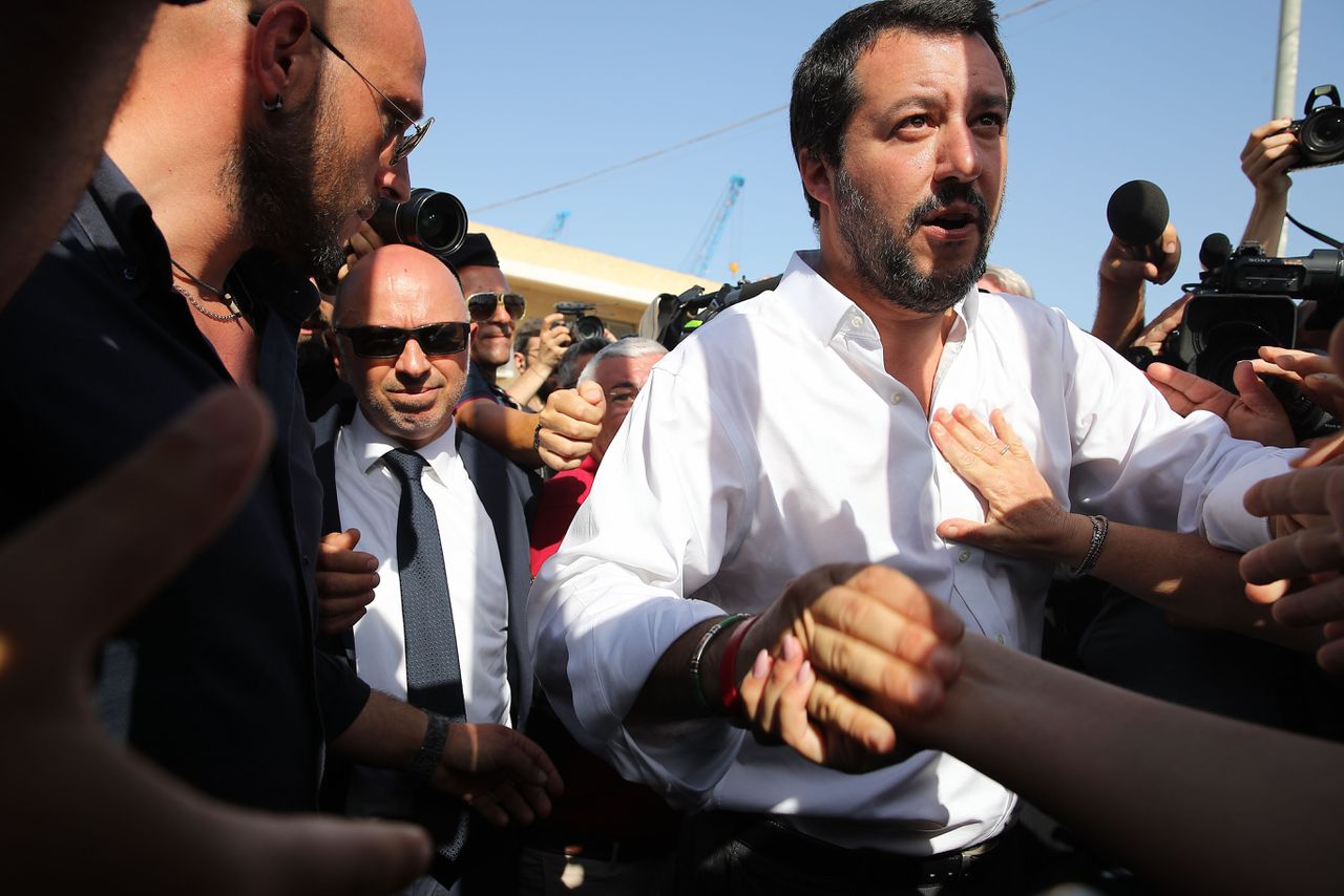 De Italiaanse minister van Binnenlandse Zaken Matteo Salvini in Pozzallo, Sicilië.