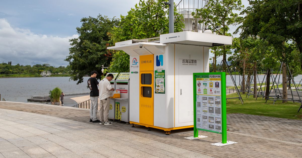 In de Chinese miljoenenstad Shenzhen bezorgt een drone je sapje of lunch