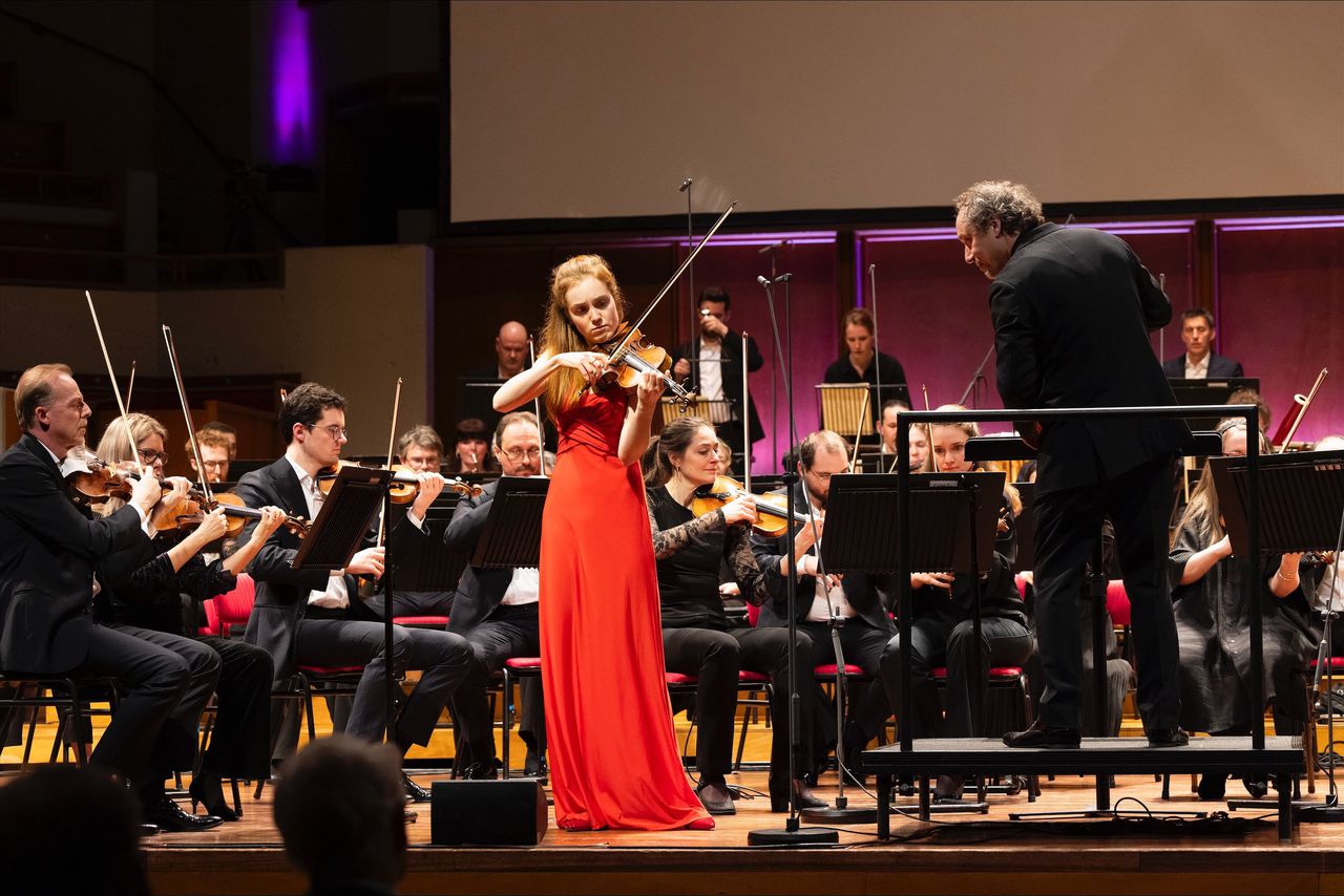 Yente Lottman (2001).