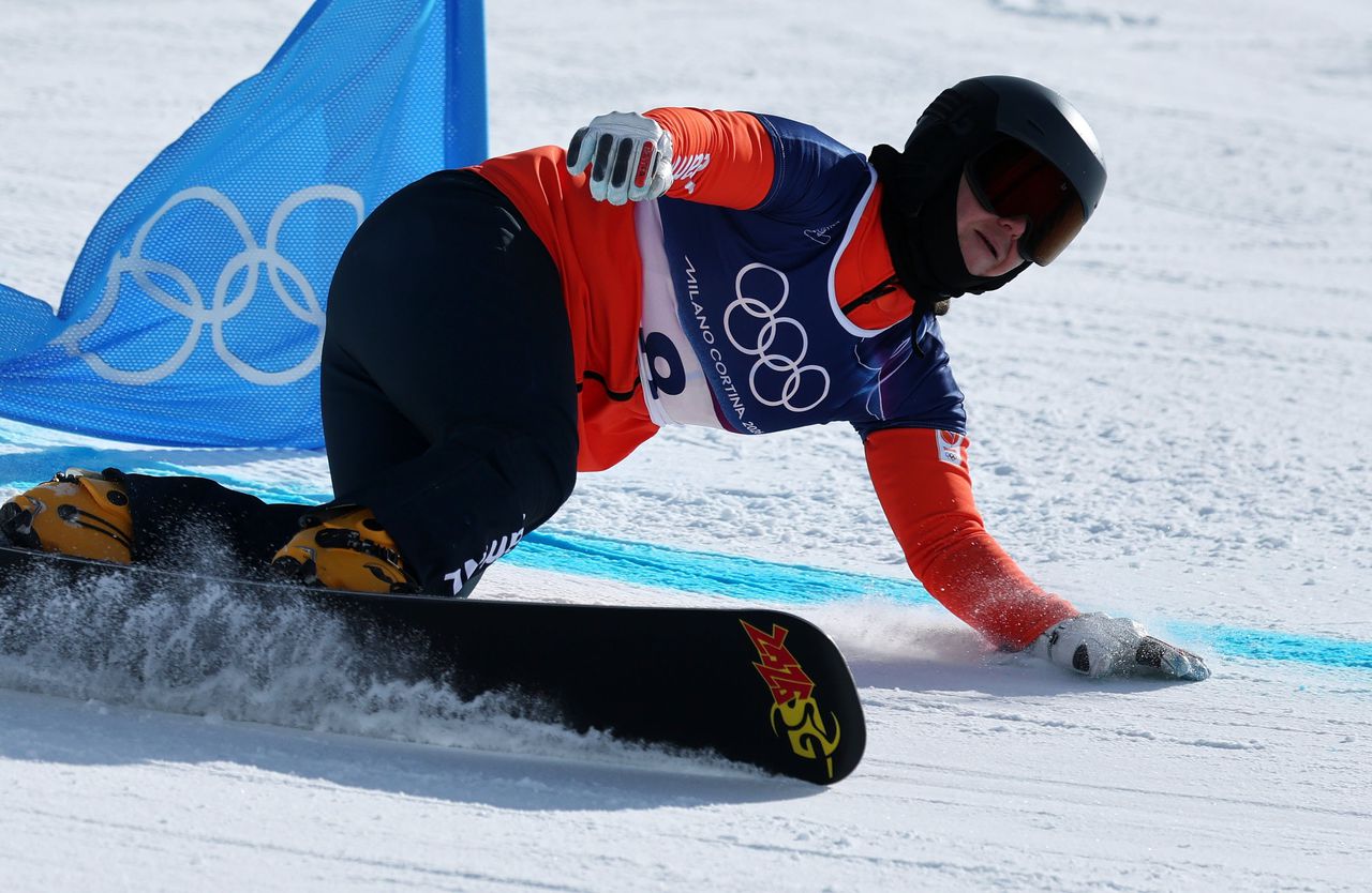 Michelle Dekker strandde in de achtste finales van de parallelreuzenslalom bij het snowboarden.
