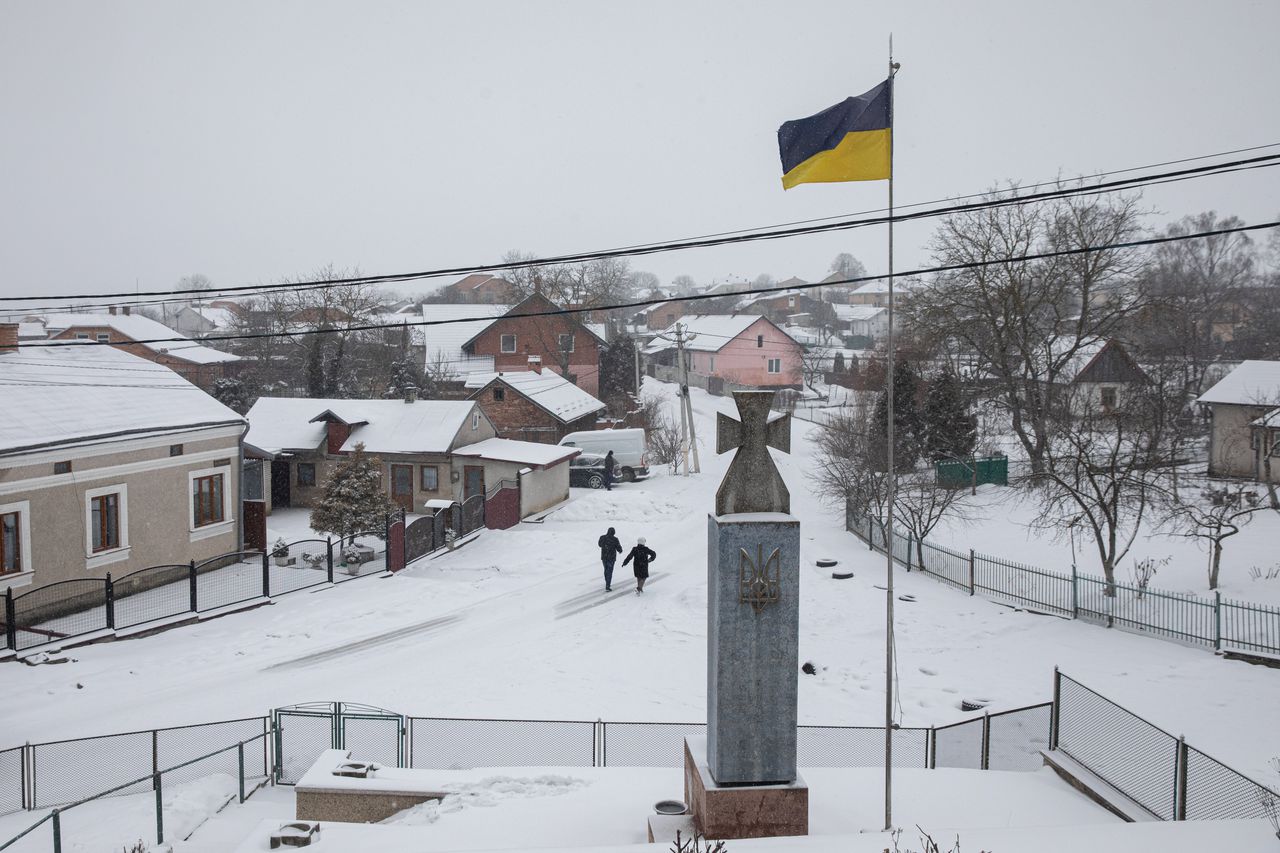 Het monument voor de Onafhankelijkheidsstrijders van Oekraïne in Velyky Dorosjiv.