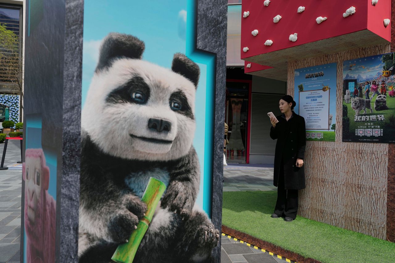 Trump sluit smartphones en laptops uit van nieuwe heffingen, ook als ze uit  China komen - NRC