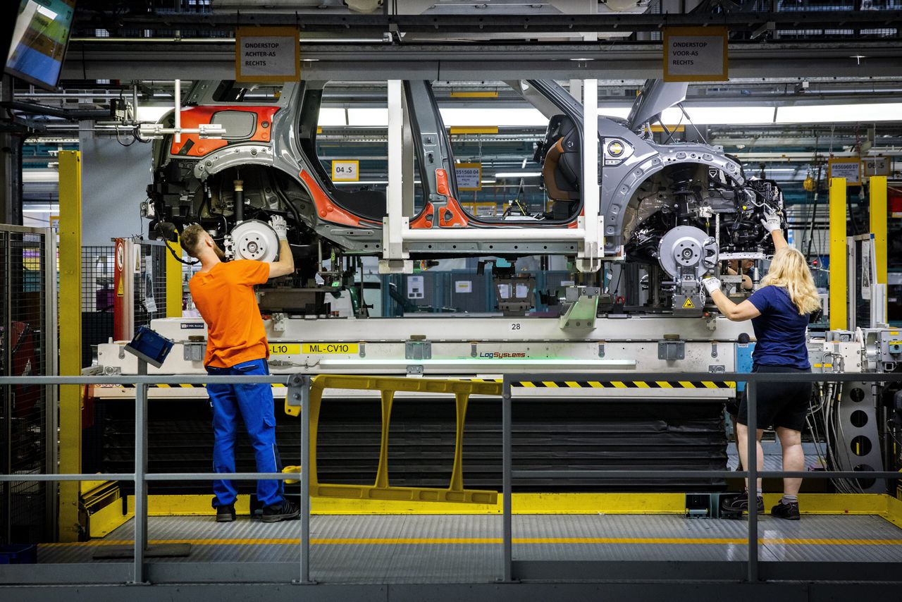 Autofabriek VDL Nedcar schrapt per maart 2024 bijna alle banen 