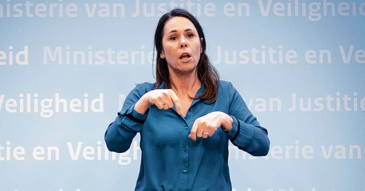 Irma Doet Het Mooi Maar De Doven Verdienen Een Lintje Nrc