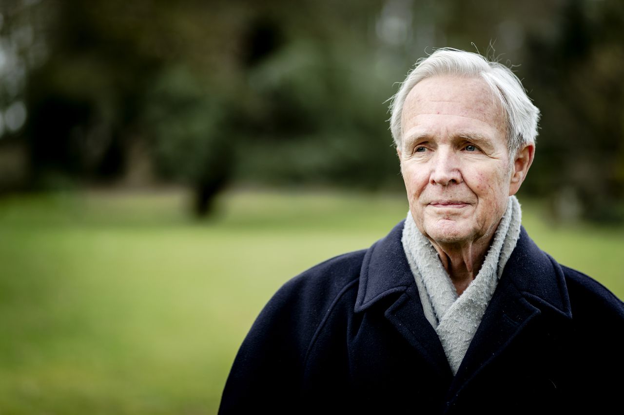 Jan Terlouw schrijft Boekenweek-essay - NRC