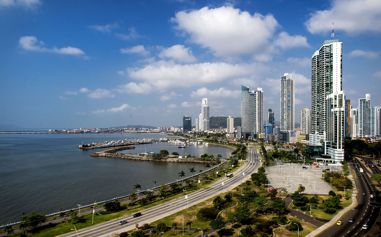 Overzicht van de skyline van Panama-Stad.