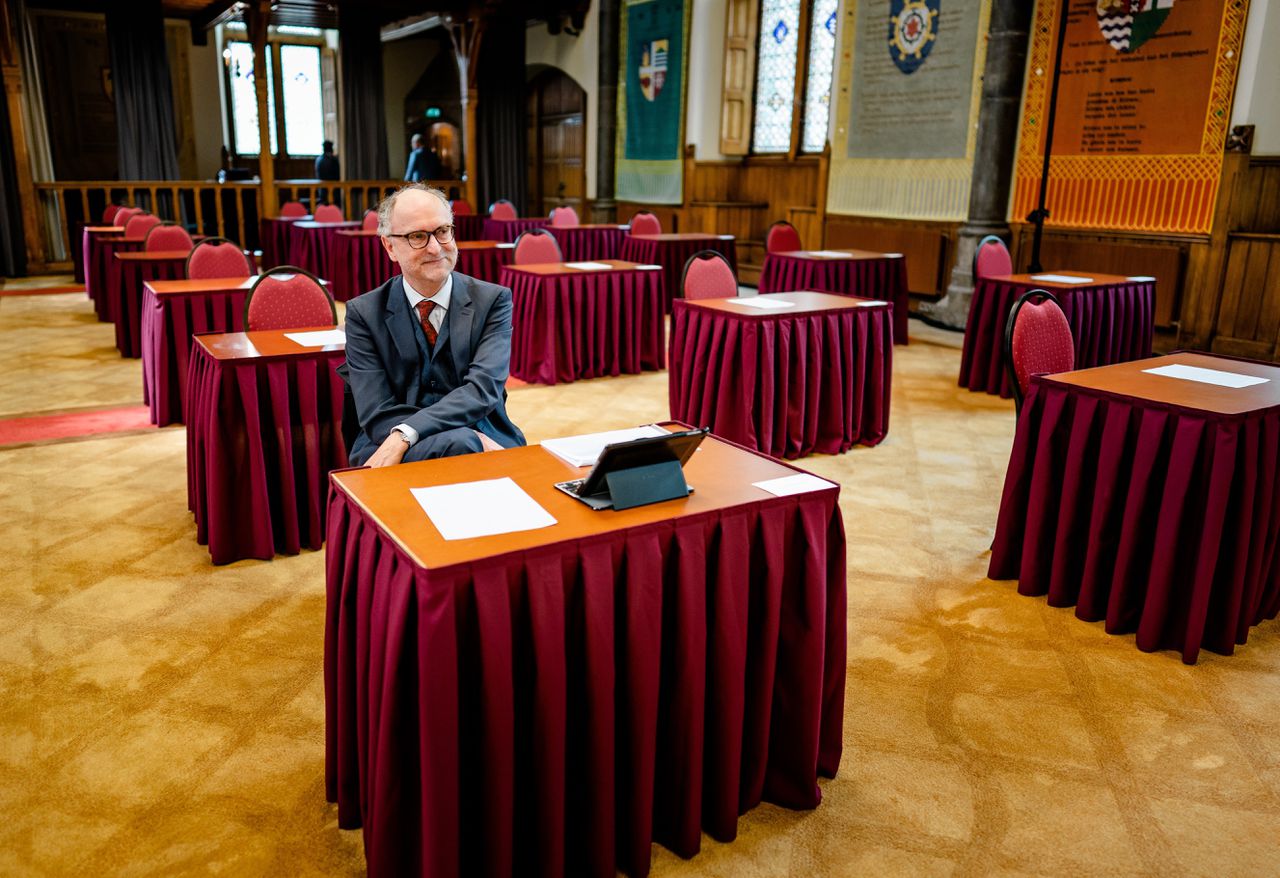 Ongemak Universiteit Leiden groeit over steun Paul Cliteur voor Baudet 