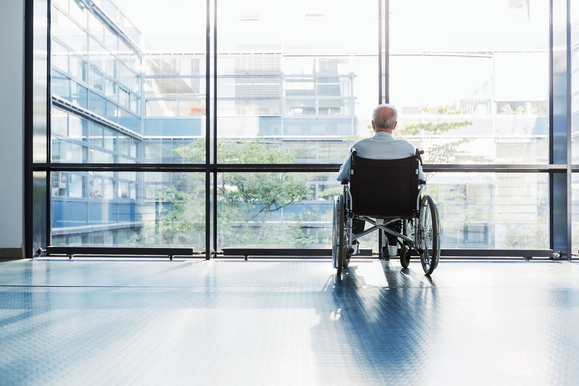 Disabled means. Инвалид. Колясочник. Инвалид колясочник. Инвалидная коляска Сток.