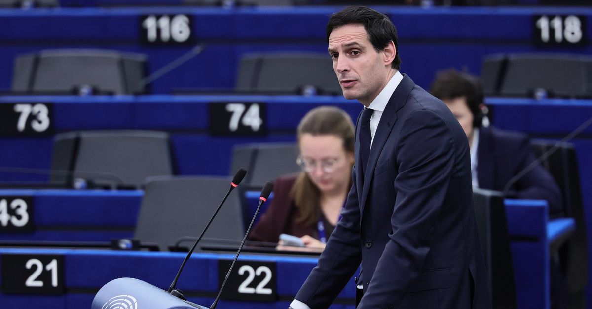 Brussel zet streep door Timmermans’ kroonjuweel: het verbod op de benzineauto in 2035