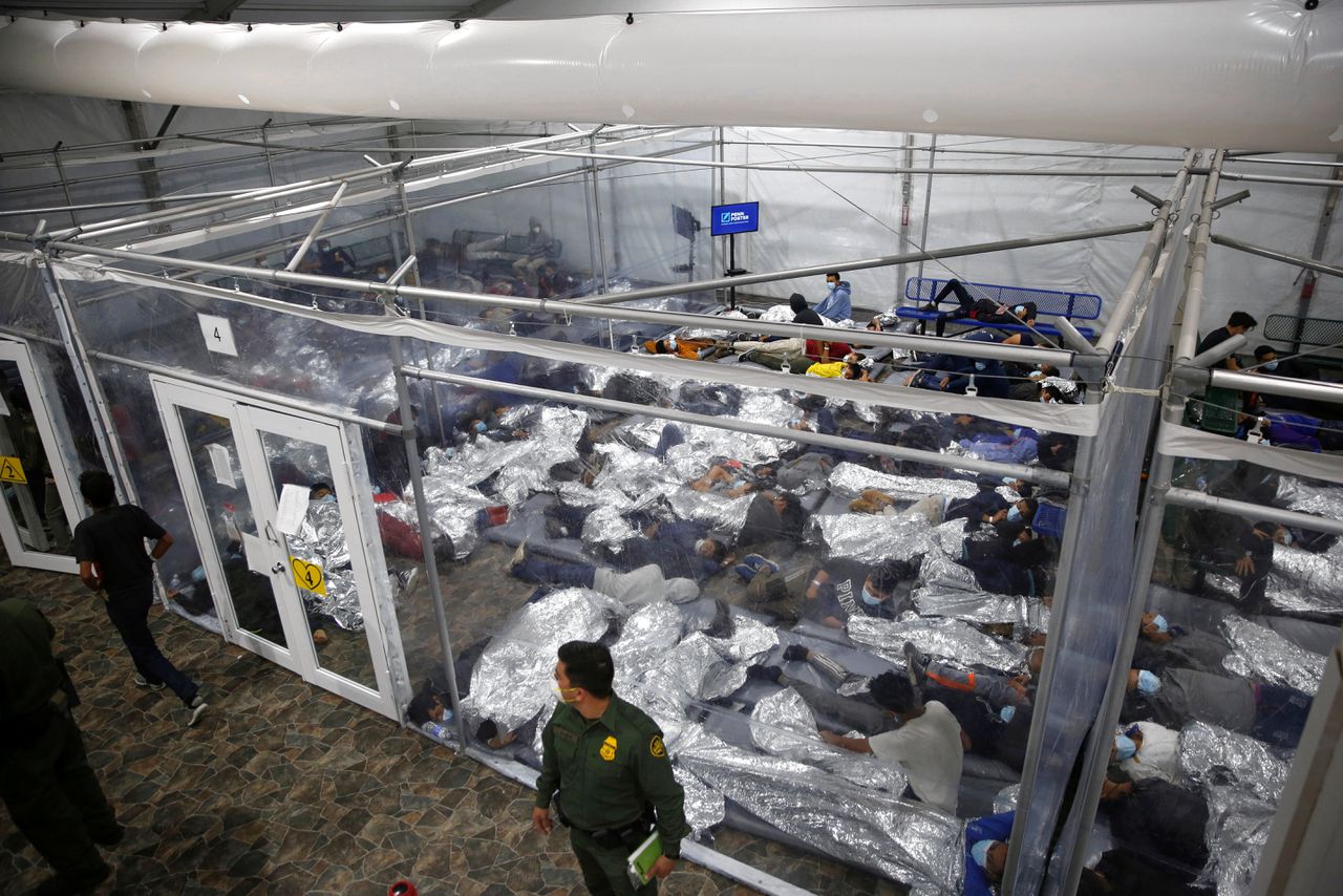 VS onderscheppen grootste aantal migranten aan zuidgrens in vijftien jaar tijd 
