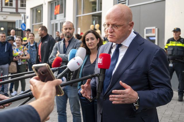 Grapperhaus en Halsema bezoeken redactie RTL Boulevard - NRC