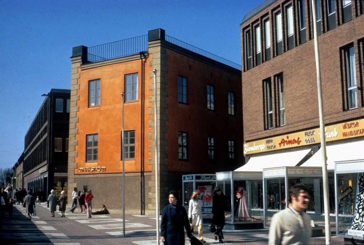 Het Celsiushuis in Uppsala, op een foto uit 1972. Op het dak had Anders Celsius een observatorium laten bouwen.