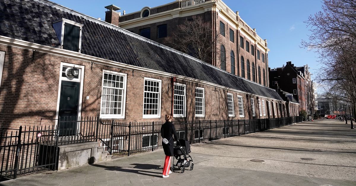 365 Jaar Na Dato Blijkt Spinoza s Banvloek Nog Steeds Intact NRC