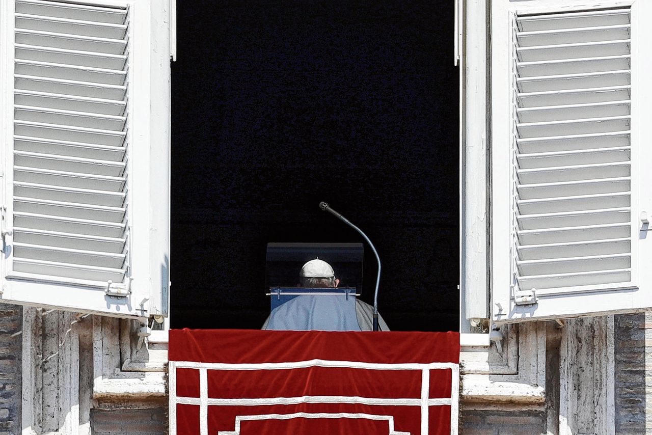 Paus Franciscus afgelopen zondag in het Vaticaan, kort na het einde van het middaggebed.
