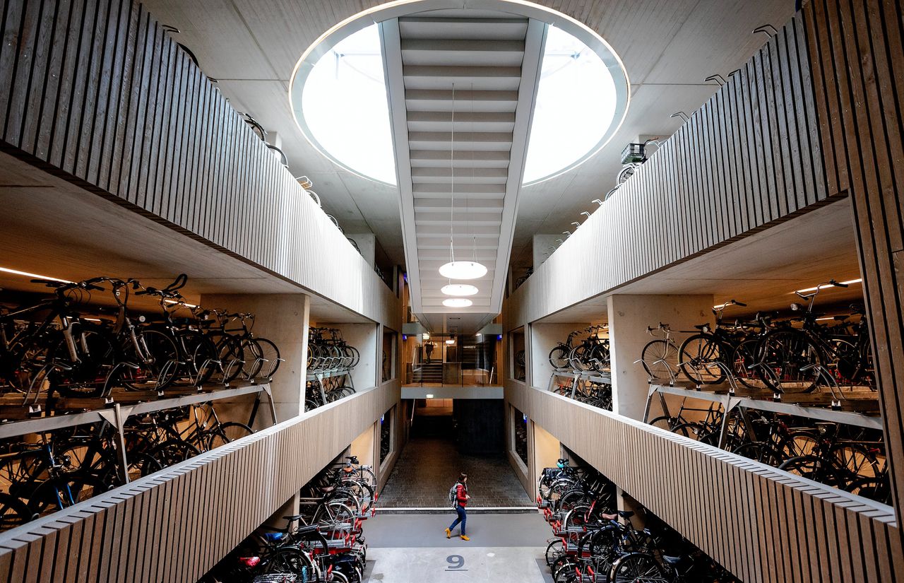 De Stationspleinstalling op Utrecht CS: de grootste fietsenstalling ter wereld.