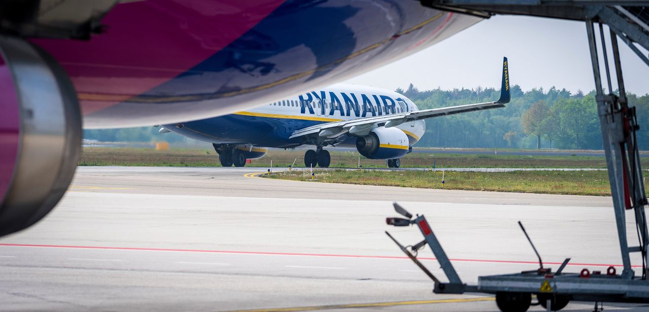 Een toestel van Ryanair op Eindhoven Airport. Afgelopen najaar sloot het bedrijf zijn basis daar.