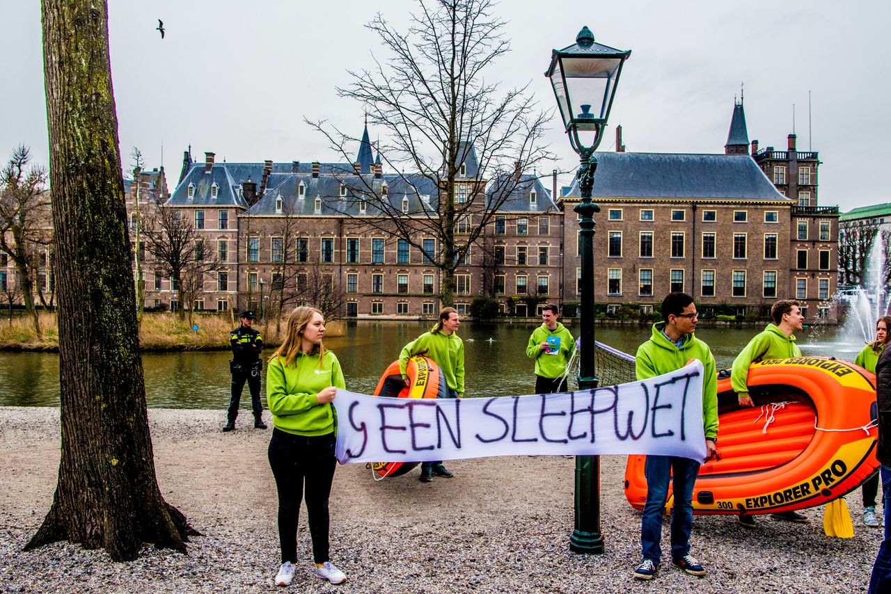 Campagne van de Jonge Democraten, jongerenorganisatie van D66, tegen de inlichtingenwet.