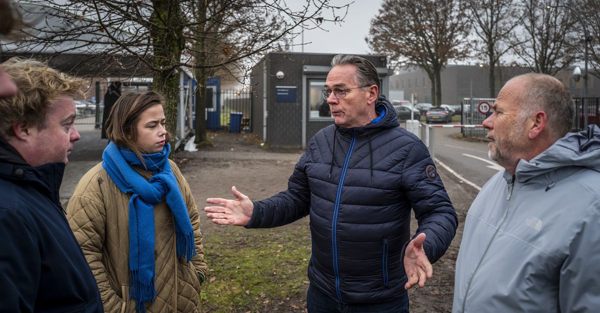 Opgestapte COA-baas Ter Apel ziet dat er in twee jaar niets is veranderd: ‘We spelen balletje balletje met mensen, dat moet afgelopen zijn’