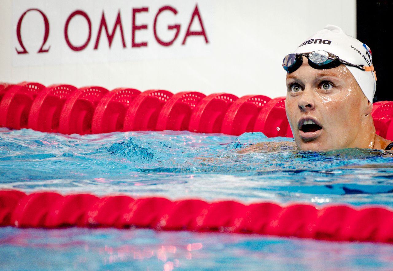 Sharon van Rouwendaal bij het WK zwemmen na de 400 meter vrij.