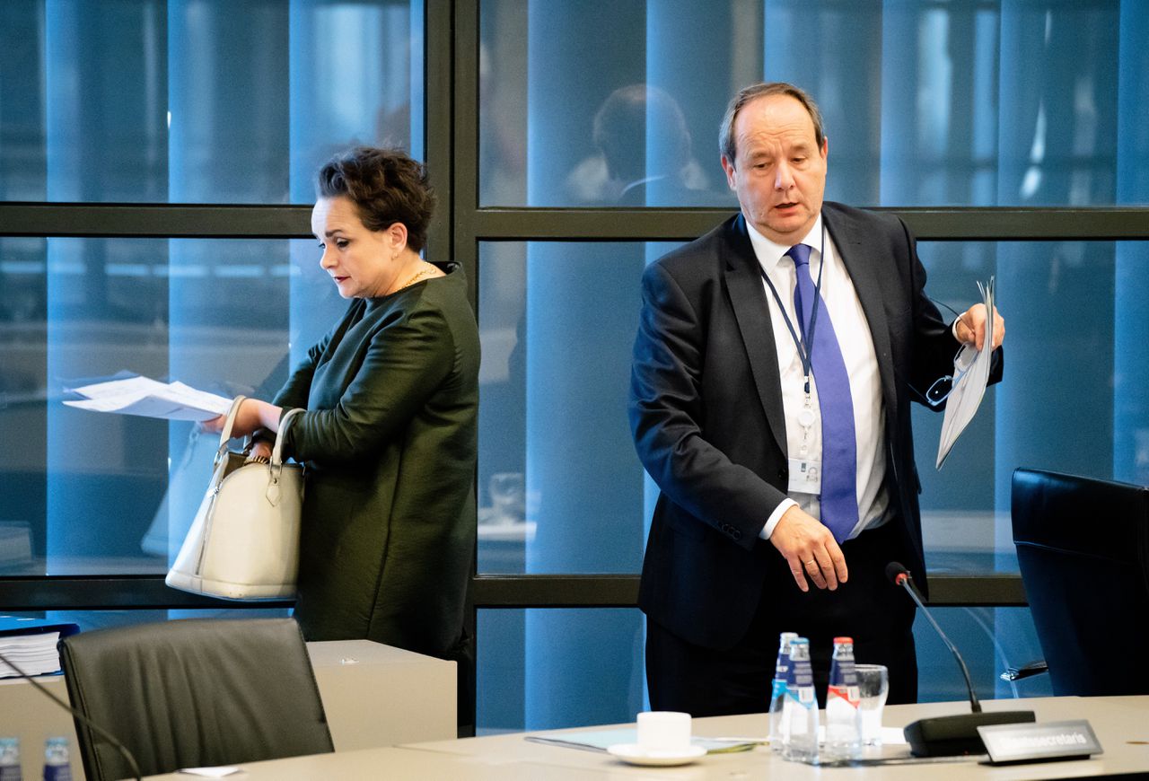 Staatssecretarissen van Financiën Alexandra van Huffelen en Hans Vijlbrief (beiden D66) bij een debat in over de Belastingdienst in de Tweede Kamer eerder dit jaar.