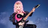 Dolly Parton gaat op de rocktoer met haar nieuwe album ‘Rockstar’.