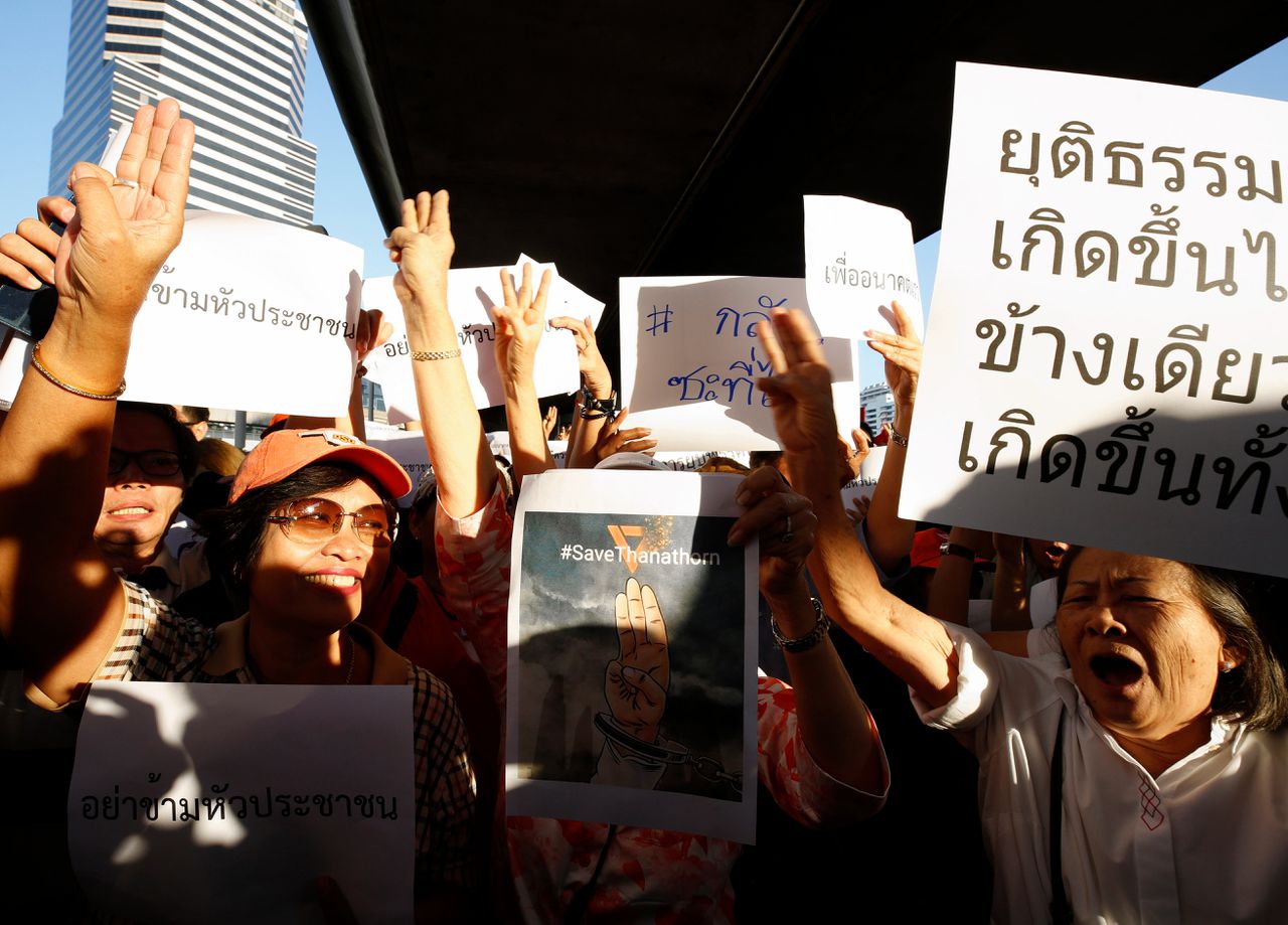 Duizenden Thai de straat op bij grootste protesten sinds 2014 