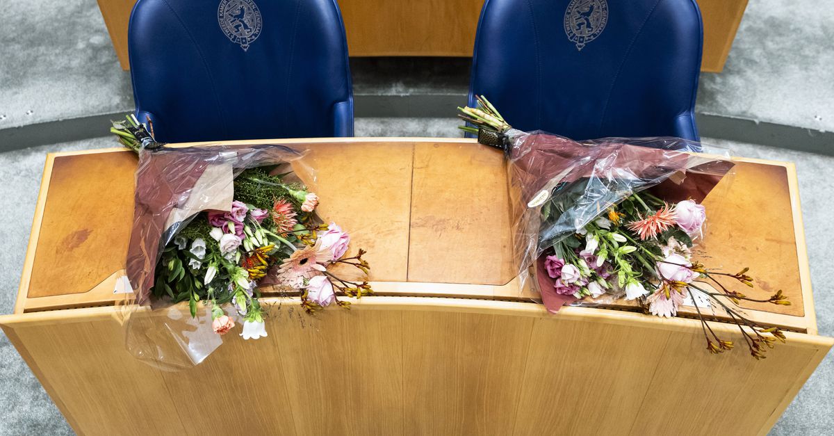 Cadeautjes voor Tweede Kamerleden: een geit, wodka, stroopwafels en vooral boeken