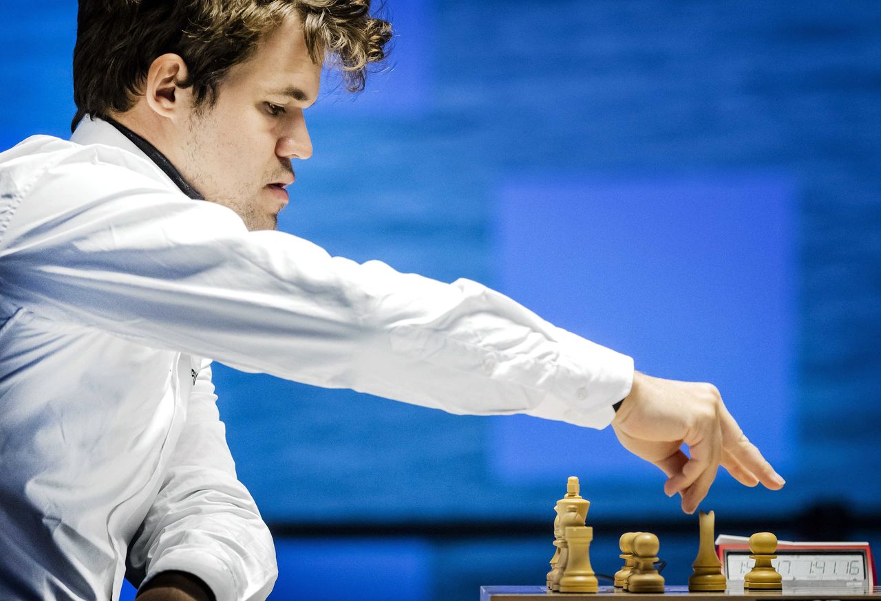 Play Magnus neemt Alkmaarse schaakuitgeverij over 