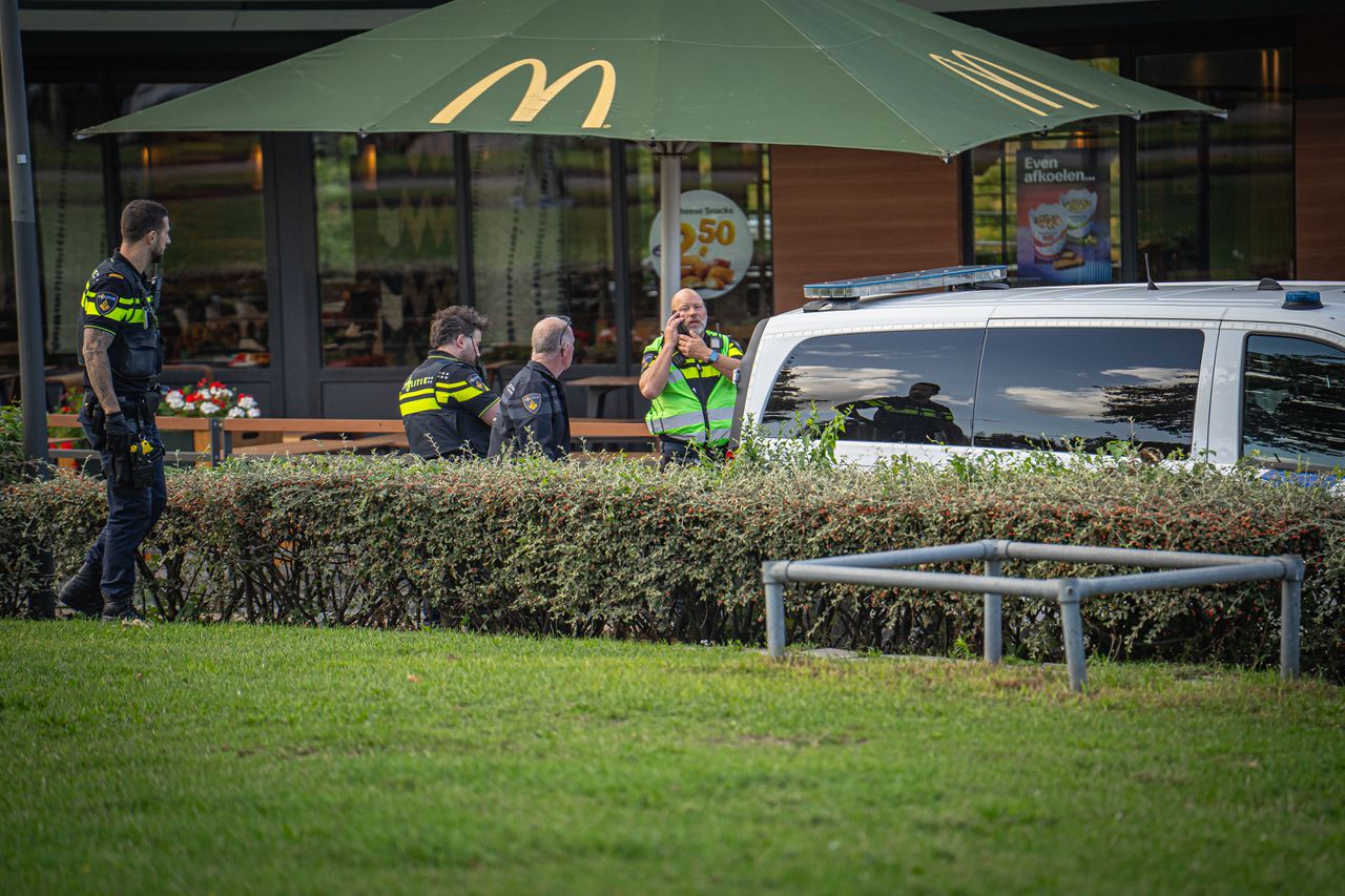 Policija v Capelle aan den IJssel ustrelila 15-letnika z predelano plinsko pištolo