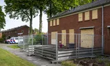 Na de media-aandacht voor ernstige kindermishandeling in Stadskanaal ontstond grote onrust in de wijk waar de verdachten wonen. De ruiten van een woning waarvan belagers dachten dat die van de verdachte was, werden hierbij ingegooid.