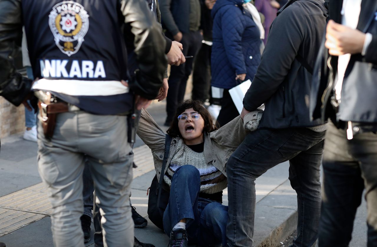 Politieoptreden afgelopen vrijdag bij studentendemonstratie aan de Bogazici-universiteit in Istanbul.