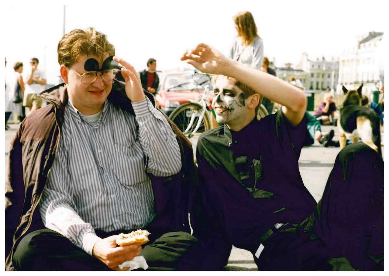 Geoffrey Deckers met zijn partner Adrie van Steijn tijdens een protest in 1995.