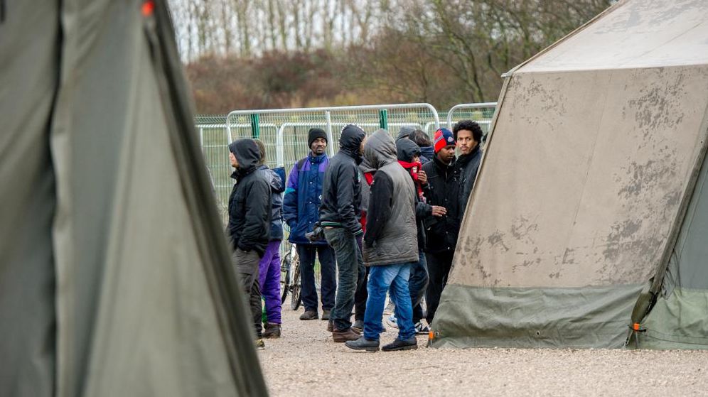human-rights-watch-franse-politie-mishandelt-migranten-in-calais-nrc