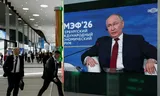 De Russische president Vladimir Poetin is begin juni op een groot scherm te zien in het congrescentrum waar het 29ste St. Petersburg International Economic Forum plaatsvindt, ook wel het ‘Russische Davos’ genoemd. 