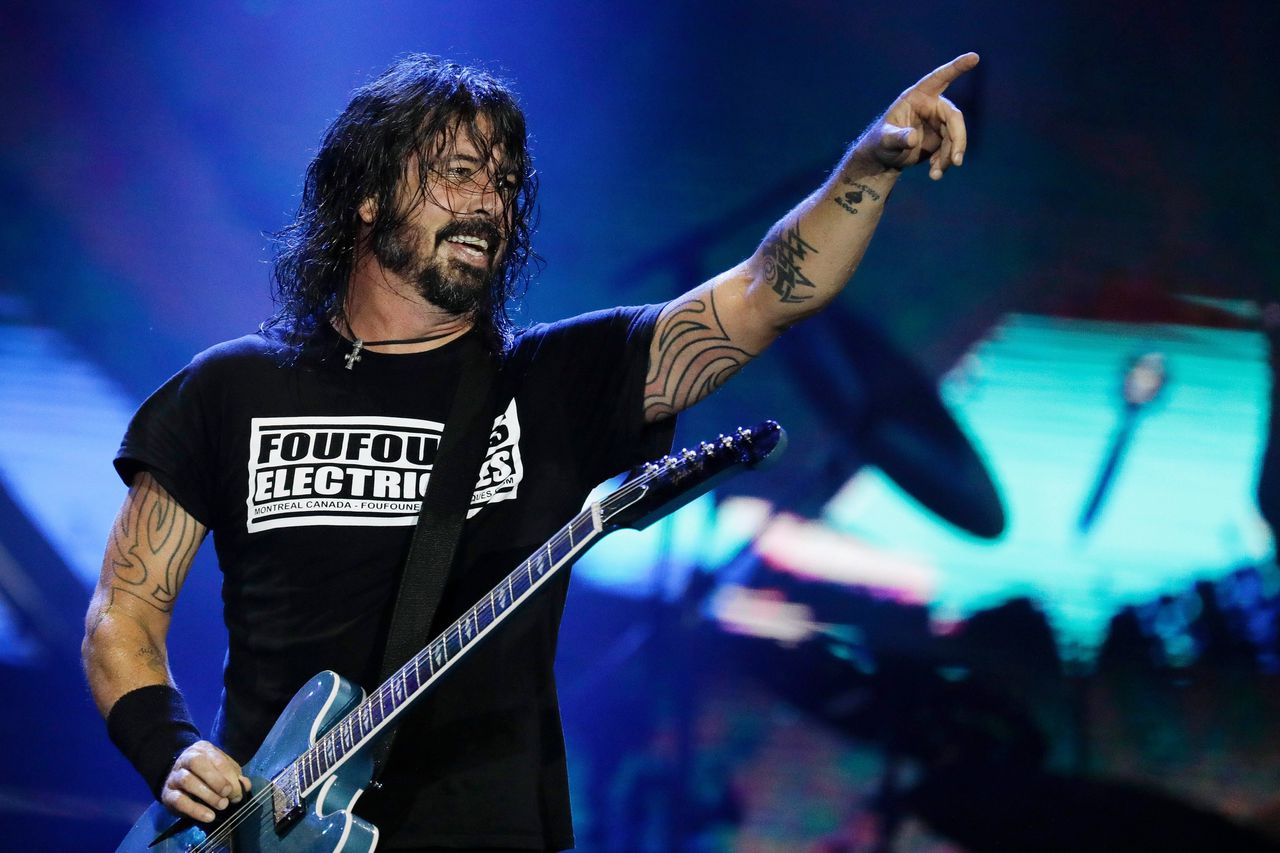 Dave Grohl van de band Foo Fighters tijdens een optreden in 2019